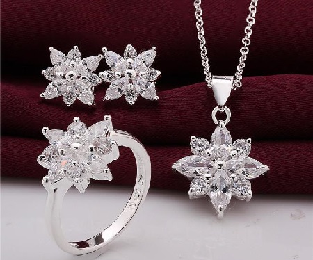 Beautiful Christmas Fashion Jewellery